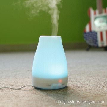 Electric Aromatherapy Diffuser with 120mL Capacity, PP Material, Cool Mist Spraying